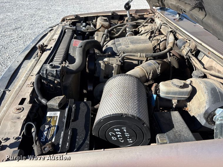 image for item FK1022 1997 Ford F350 sprayer bed pickup truck