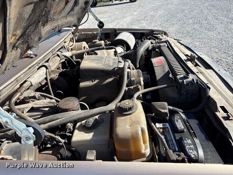 image for item FK1022 1997 Ford F350 sprayer bed pickup truck