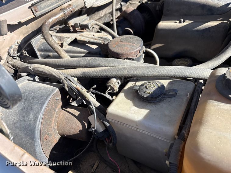 image for item FK1022 1997 Ford F350 sprayer bed pickup truck