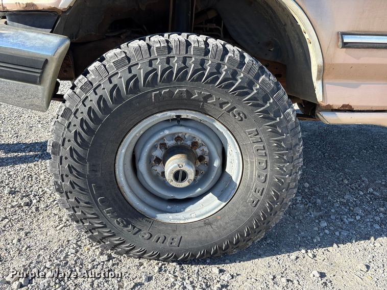 image for item FK1022 1997 Ford F350 sprayer bed pickup truck