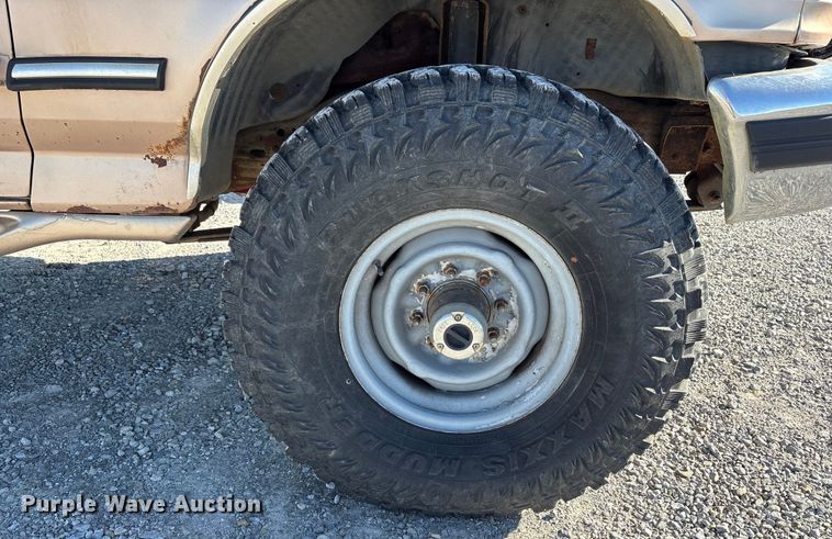 image for item FK1022 1997 Ford F350 sprayer bed pickup truck