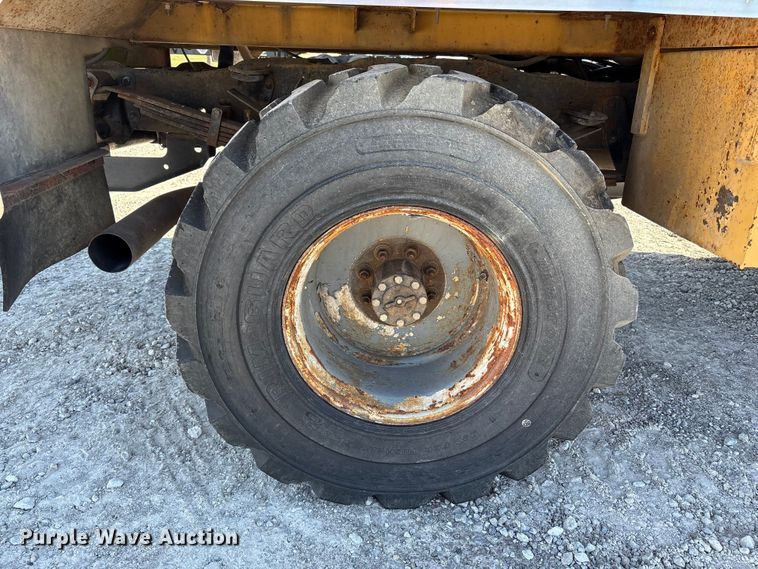 image for item FK1022 1997 Ford F350 sprayer bed pickup truck