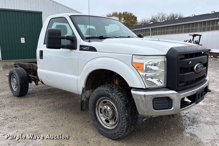image for item FK1024 2012 Ford F250 Super Duty pickup truck cab and chassis