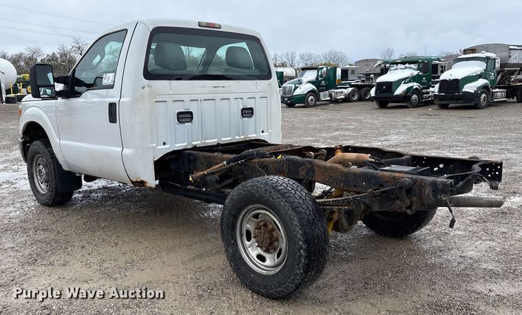 image for item FK1024 2012 Ford F250 Super Duty pickup truck cab and chassis