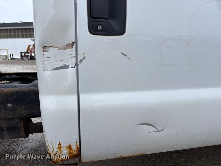 image for item FK1024 2012 Ford F250 Super Duty pickup truck cab and chassis