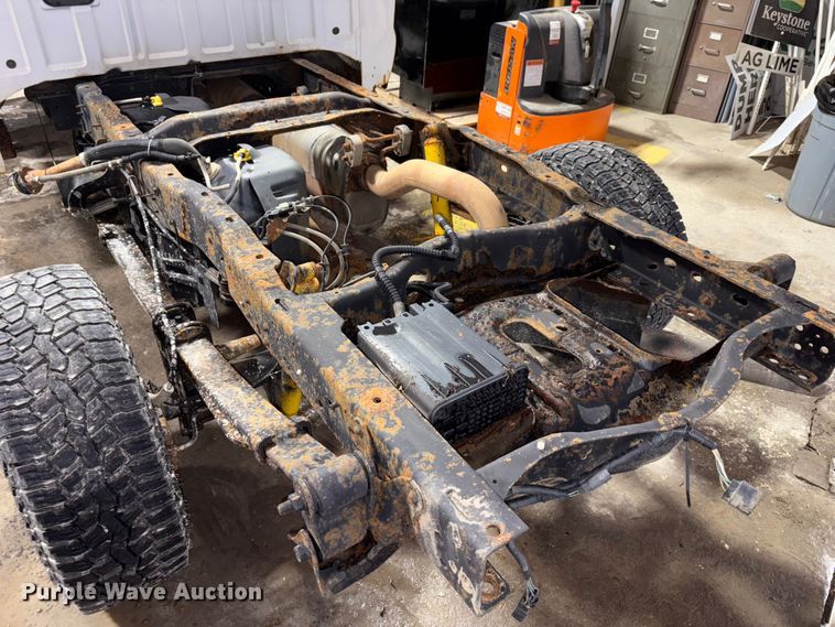 image for item FK1024 2012 Ford F250 Super Duty pickup truck cab and chassis