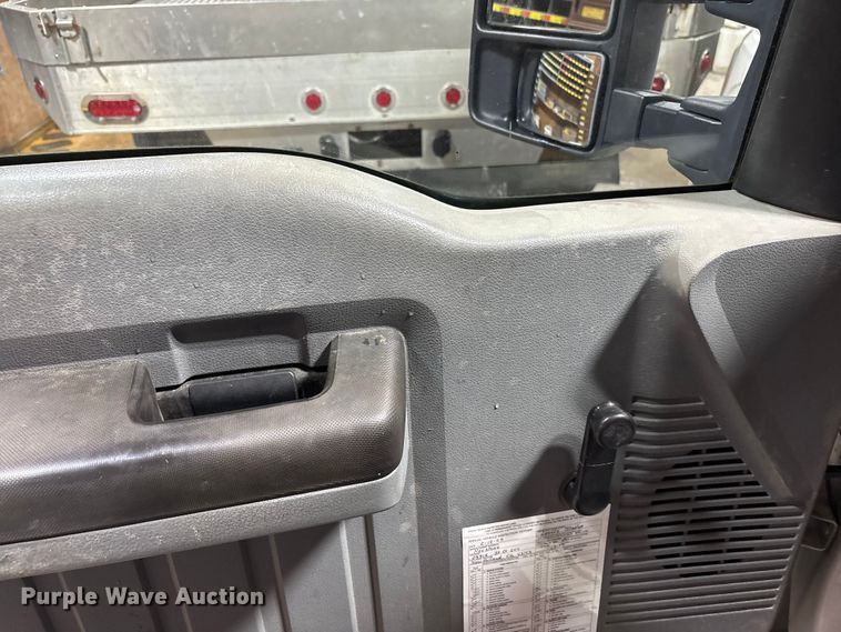 image for item FK1024 2012 Ford F250 Super Duty pickup truck cab and chassis