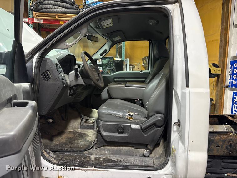 image for item FK1024 2012 Ford F250 Super Duty pickup truck cab and chassis