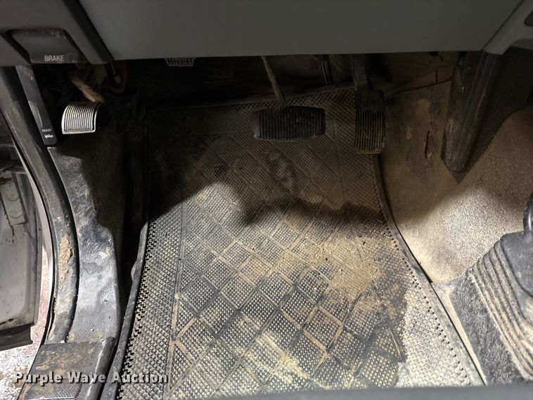 image for item FK1024 2012 Ford F250 Super Duty pickup truck cab and chassis