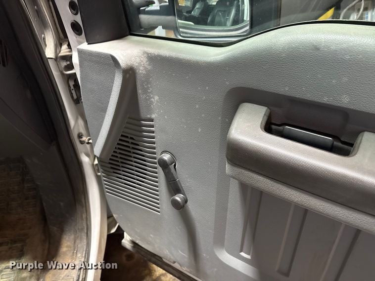 image for item FK1024 2012 Ford F250 Super Duty pickup truck cab and chassis