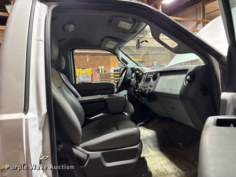 image for item FK1024 2012 Ford F250 Super Duty pickup truck cab and chassis