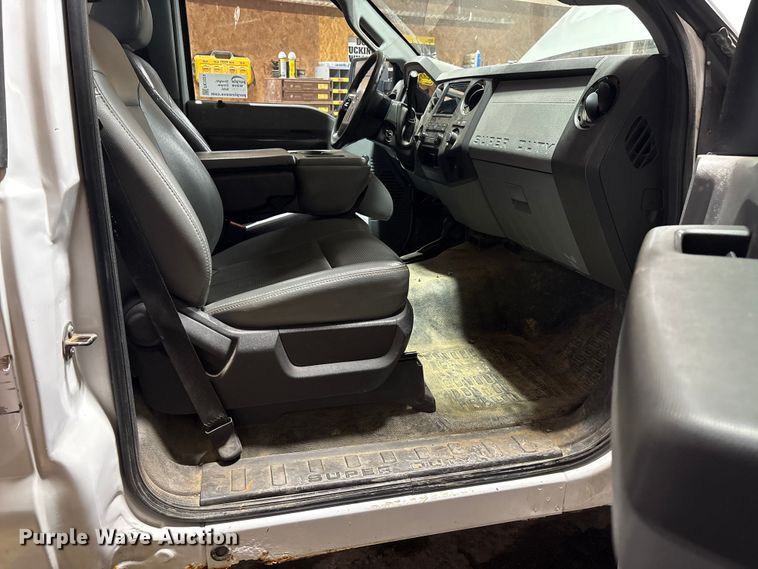 image for item FK1024 2012 Ford F250 Super Duty pickup truck cab and chassis