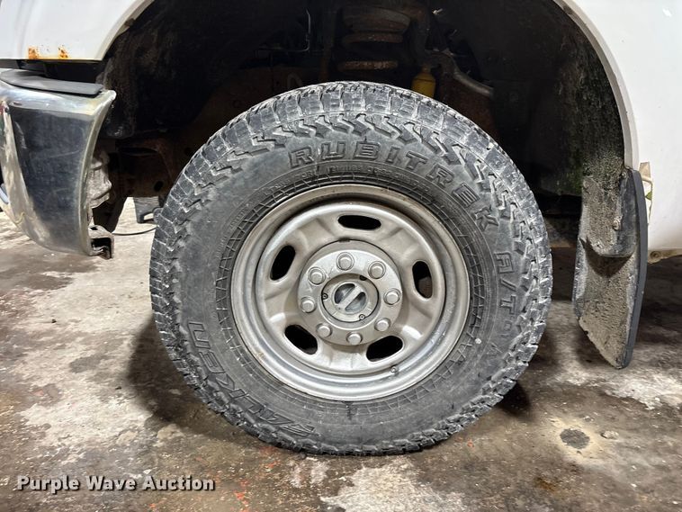 image for item FK1024 2012 Ford F250 Super Duty pickup truck cab and chassis