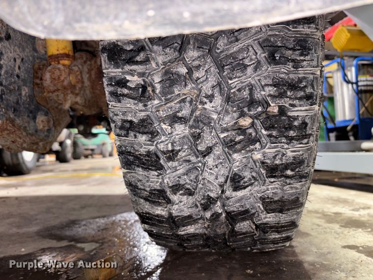 image for item FK1024 2012 Ford F250 Super Duty pickup truck cab and chassis