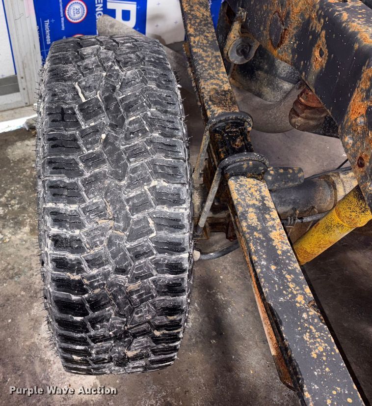 image for item FK1024 2012 Ford F250 Super Duty pickup truck cab and chassis