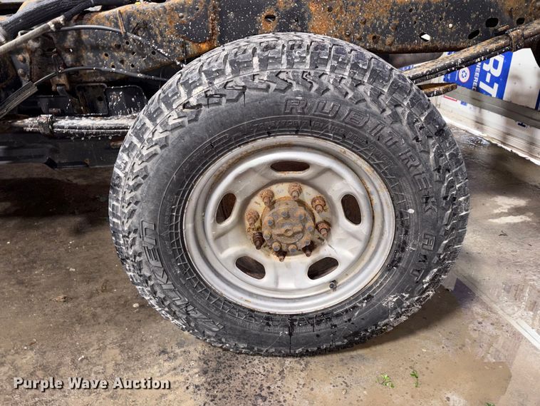 image for item FK1024 2012 Ford F250 Super Duty pickup truck cab and chassis