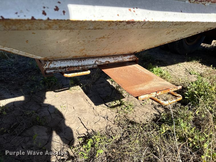 image for item GP9650 1986 Shop built grain trailer