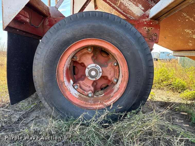 image for item GP9650 1986 Shop built grain trailer