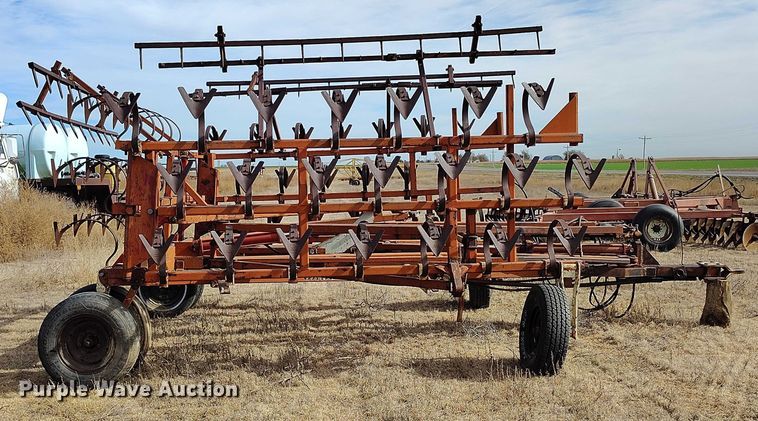 image for item IH9336 Crustbuster field cultivator