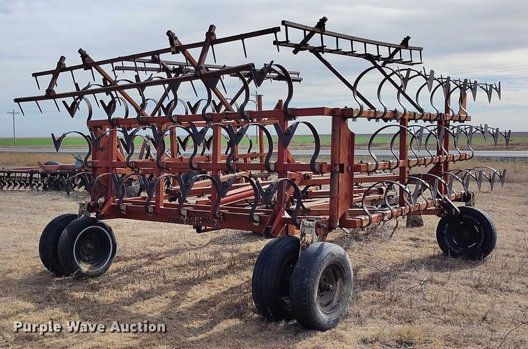 image for item IH9336 Crustbuster field cultivator
