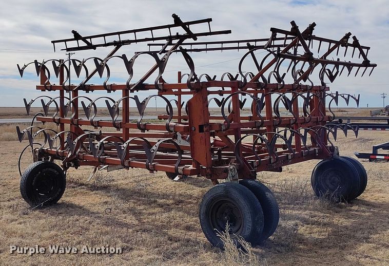 image for item IH9336 Crustbuster field cultivator