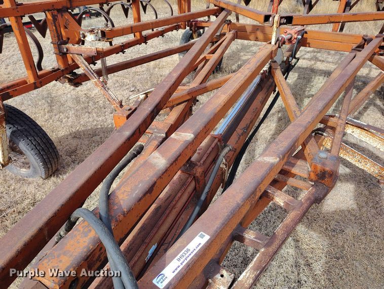 image for item IH9336 Crustbuster field cultivator