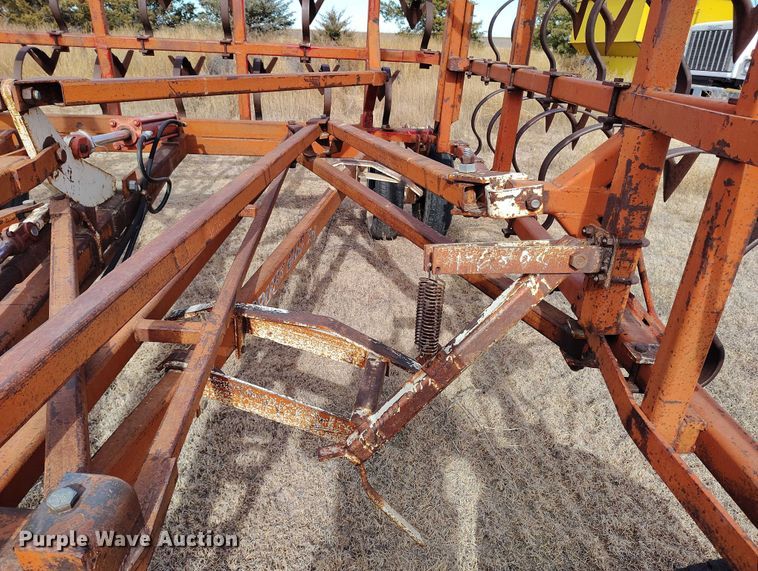 image for item IH9336 Crustbuster field cultivator