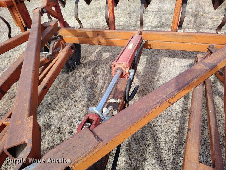 image for item IH9336 Crustbuster field cultivator