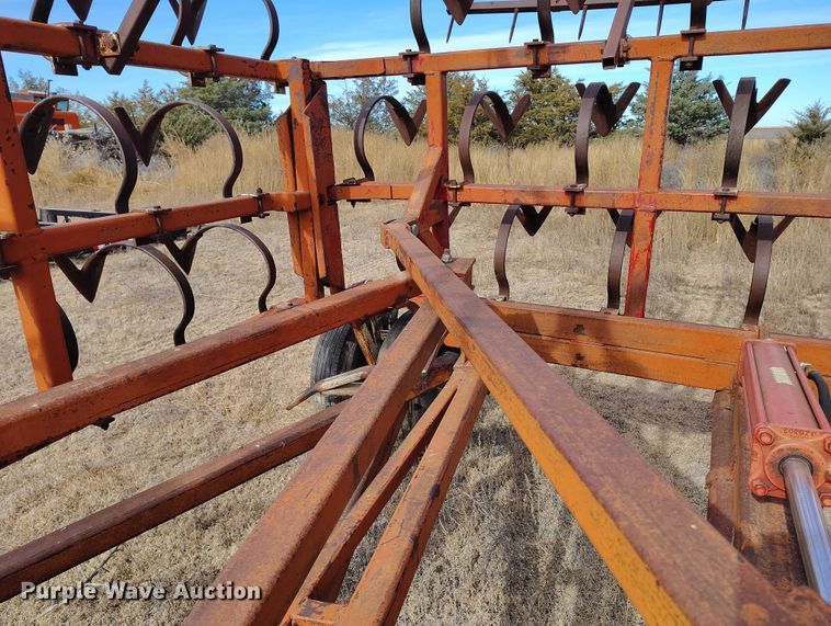 image for item IH9336 Crustbuster field cultivator