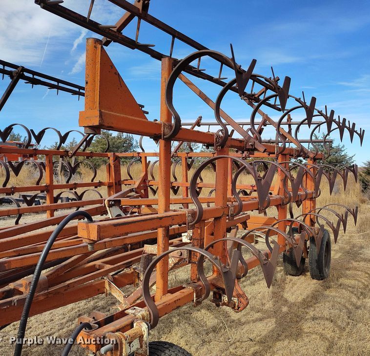 image for item IH9336 Crustbuster field cultivator