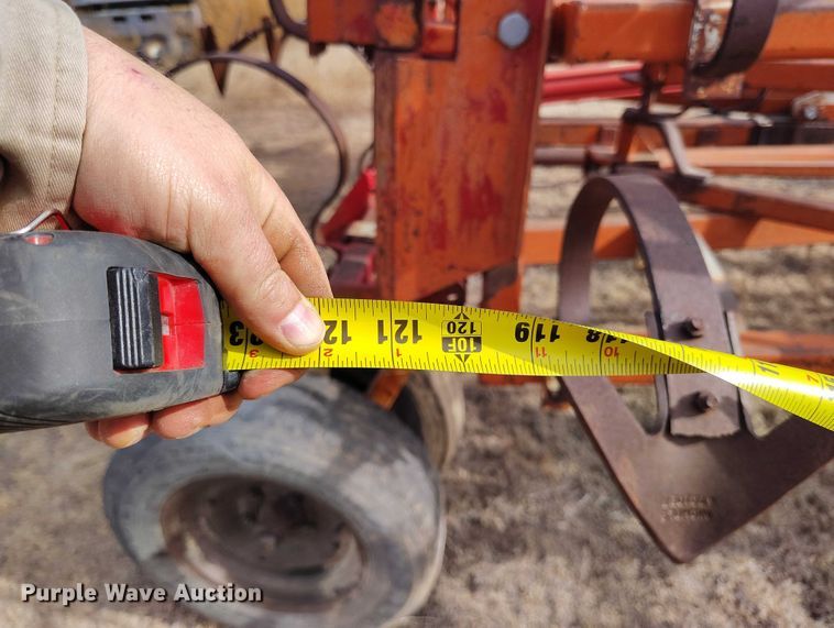 image for item IH9336 Crustbuster field cultivator