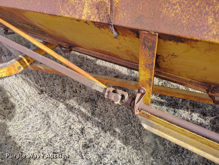 image for item IH9339 Barber drop spreader
