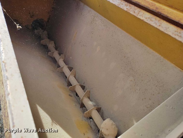 image for item IH9339 Barber drop spreader