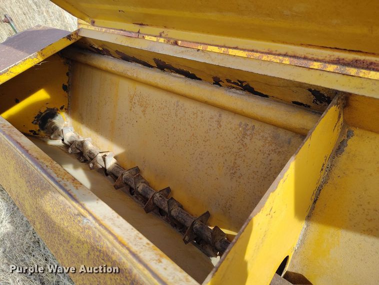 image for item IH9339 Barber drop spreader