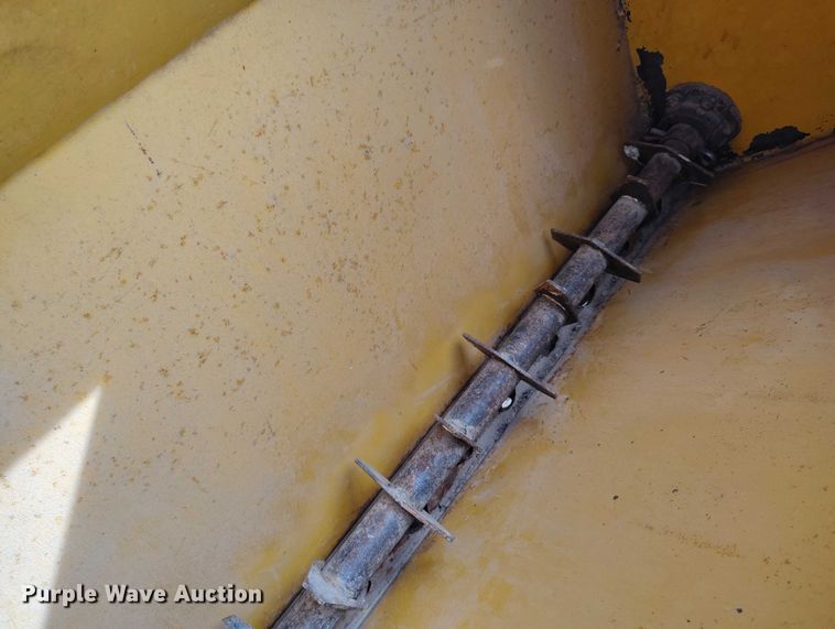 image for item IH9339 Barber drop spreader