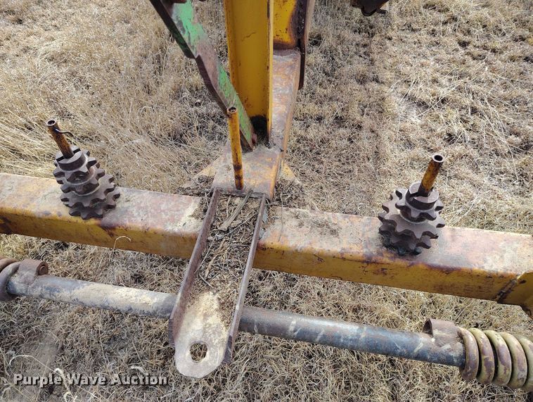 image for item IH9339 Barber drop spreader