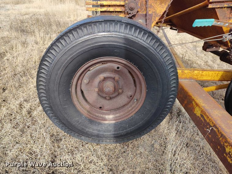 image for item IH9339 Barber drop spreader