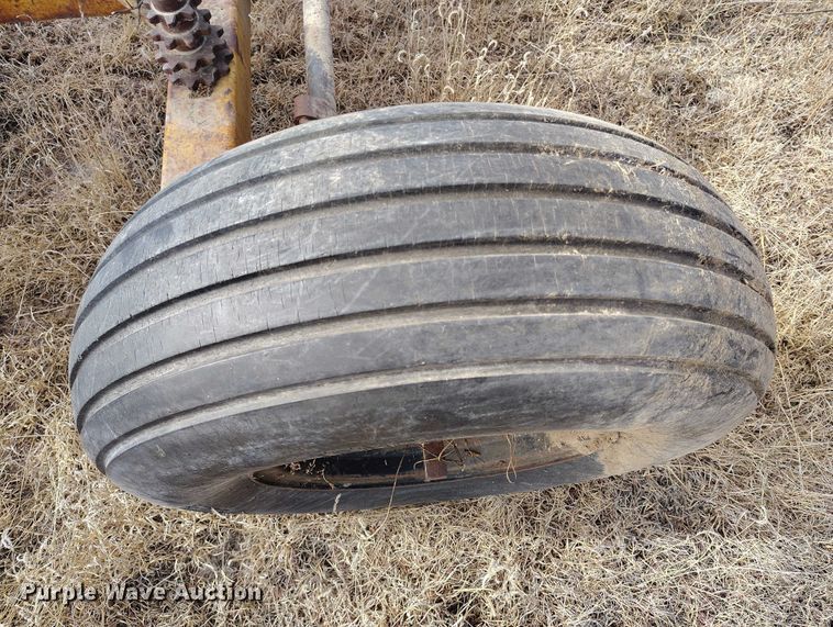 image for item IH9339 Barber drop spreader