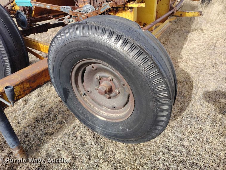 image for item IH9339 Barber drop spreader