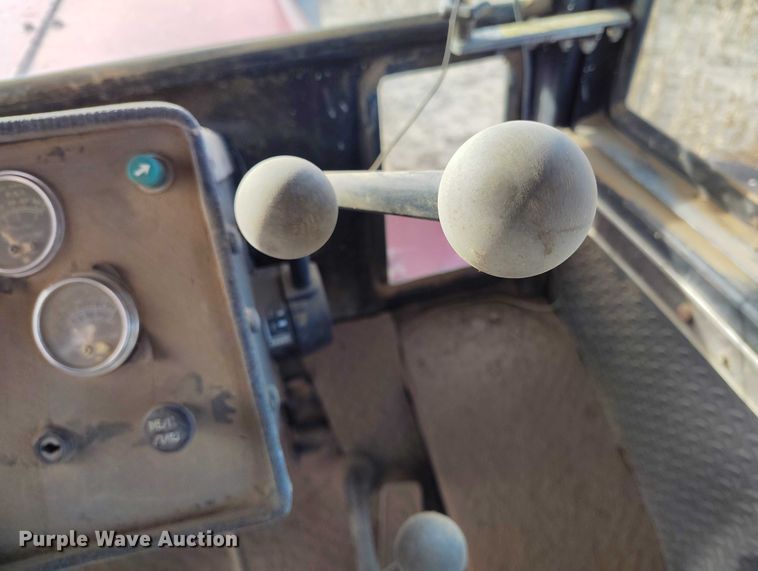 image for item IH9340 1979 Versatile 855 4WD tractor