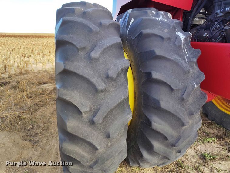 image for item IH9340 1979 Versatile 855 4WD tractor