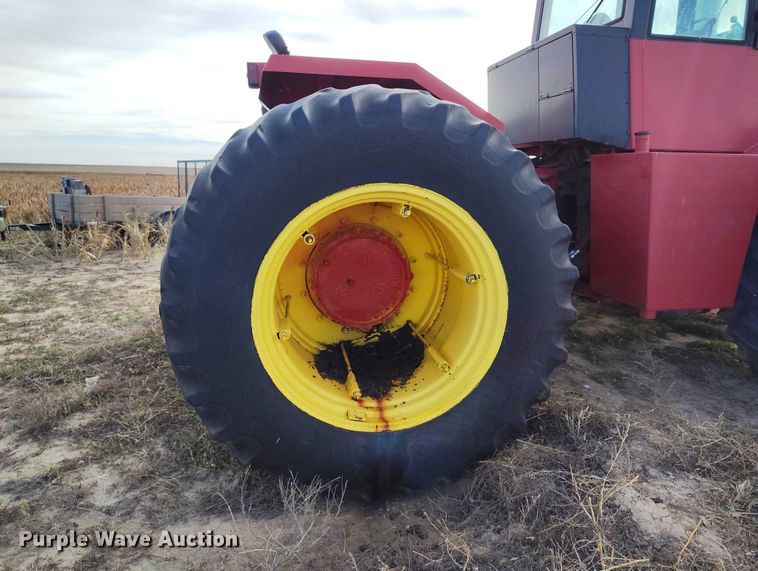 image for item IH9340 1979 Versatile 855 4WD tractor