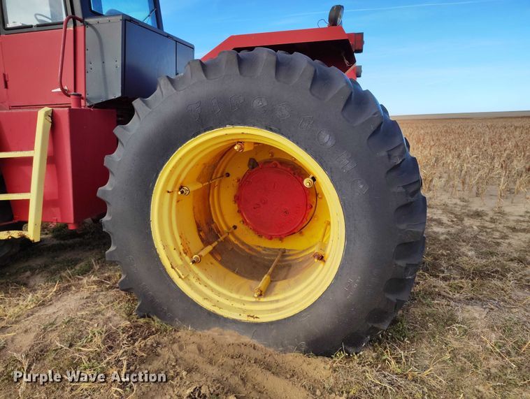 image for item IH9340 1979 Versatile 855 4WD tractor