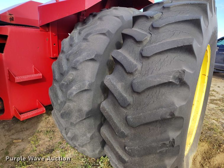 image for item IH9340 1979 Versatile 855 4WD tractor