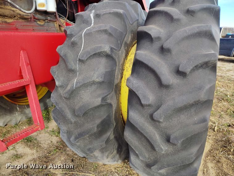 image for item IH9340 1979 Versatile 855 4WD tractor