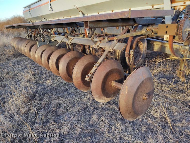 image for item IH9341 Crustbuster 3200 TS grain drill