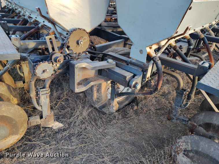 image for item IH9341 Crustbuster 3200 TS grain drill