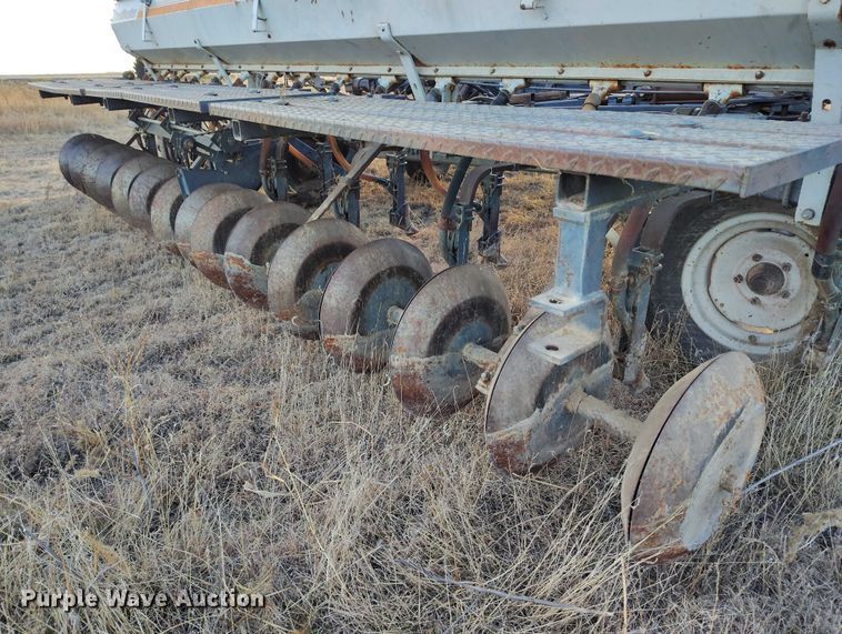 image for item IH9341 Crustbuster 3200 TS grain drill