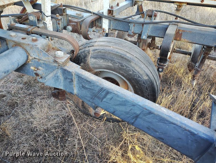 image for item IH9341 Crustbuster 3200 TS grain drill