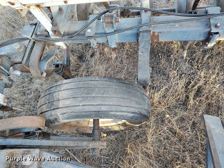 image for item IH9341 Crustbuster 3200 TS grain drill